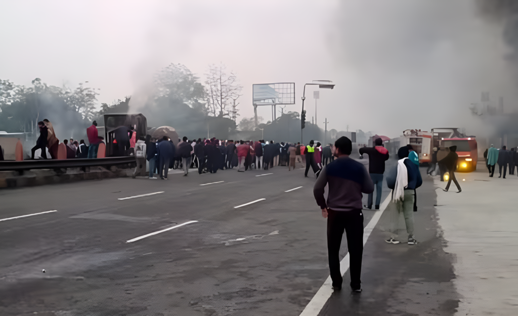 Jaipur Highway Accident 7 Dead 40 Vehicles Engulfed